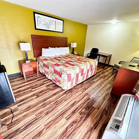 Regency Inn Iola Екстер'єр фото