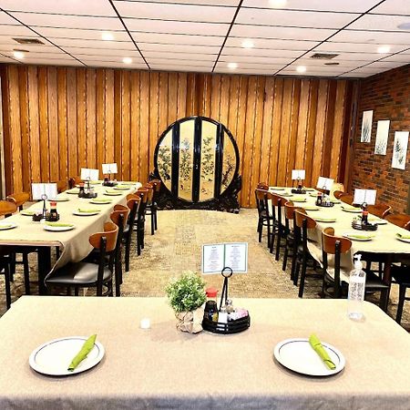 Regency Inn Iola Екстер'єр фото