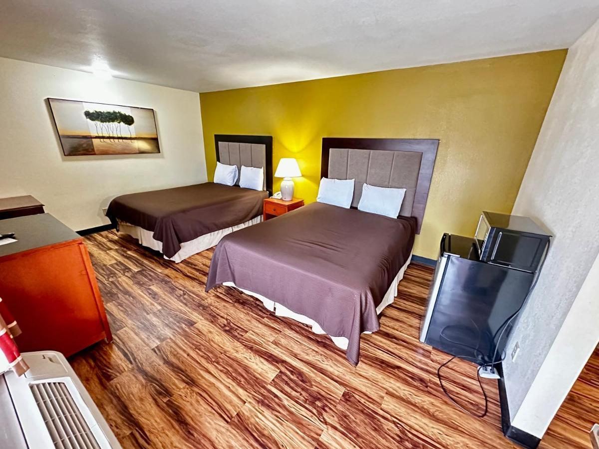 Regency Inn Iola Екстер'єр фото
