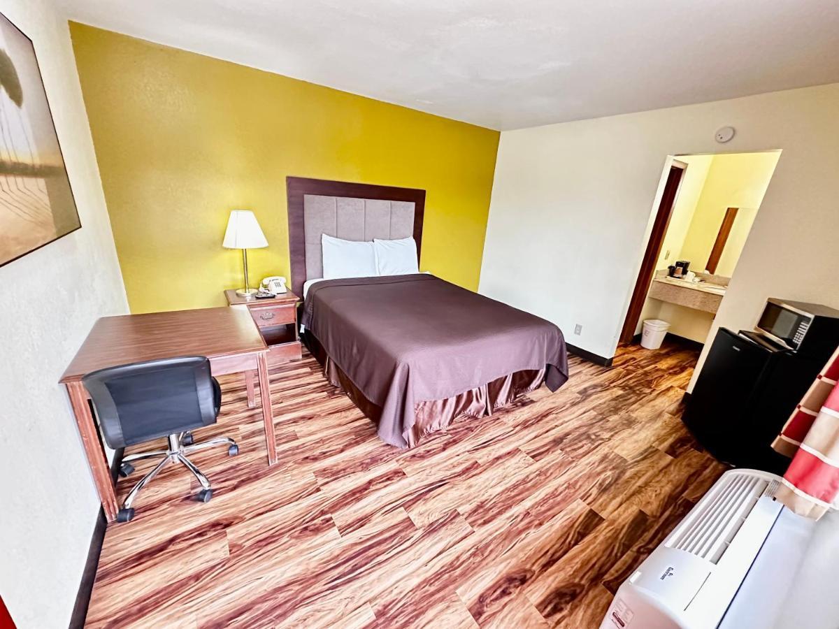 Regency Inn Iola Екстер'єр фото