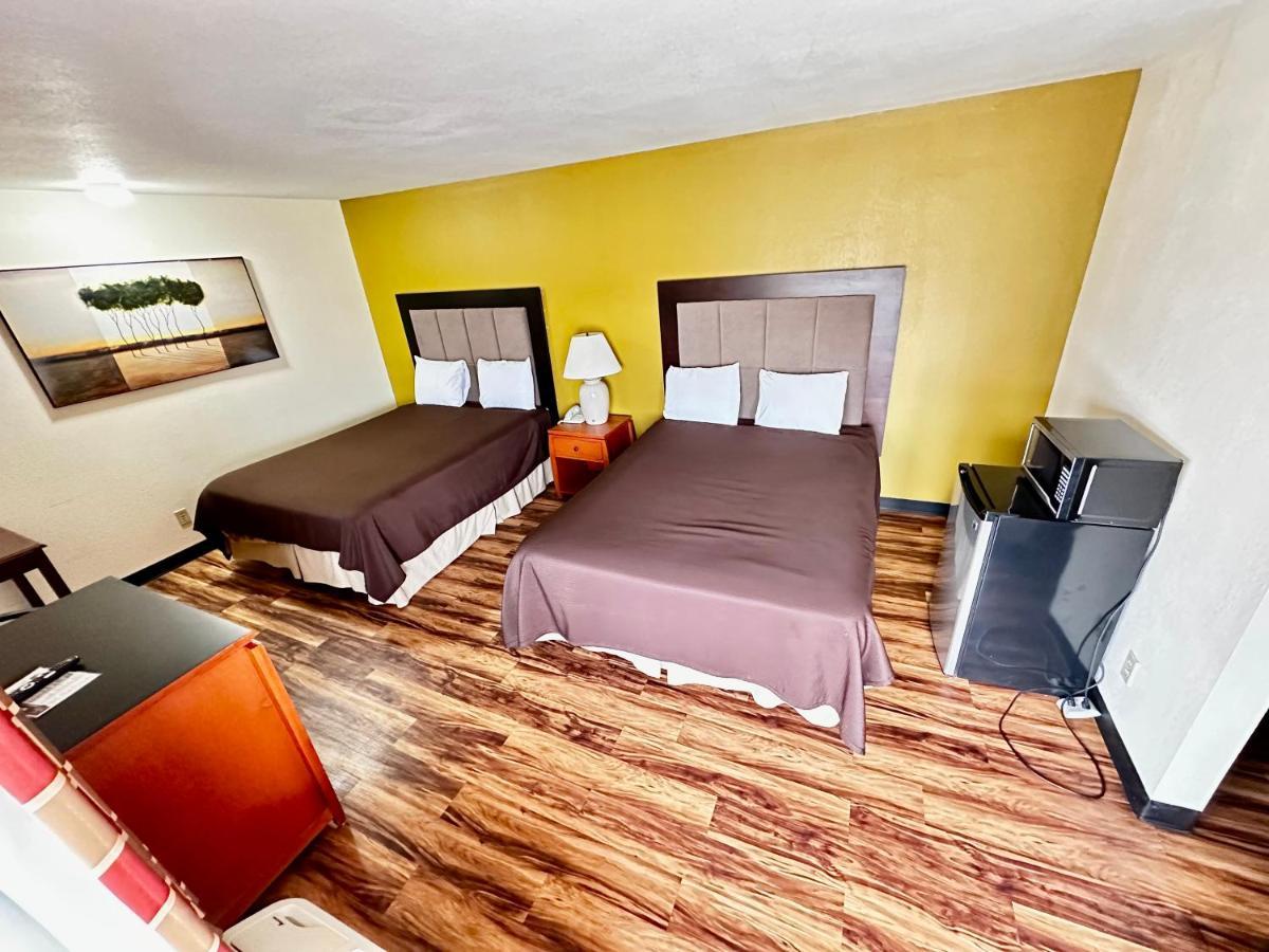 Regency Inn Iola Екстер'єр фото
