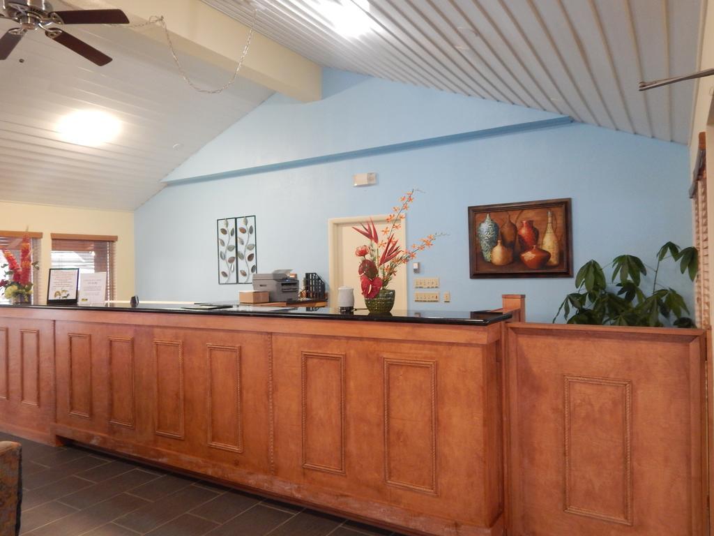 Regency Inn Iola Екстер'єр фото