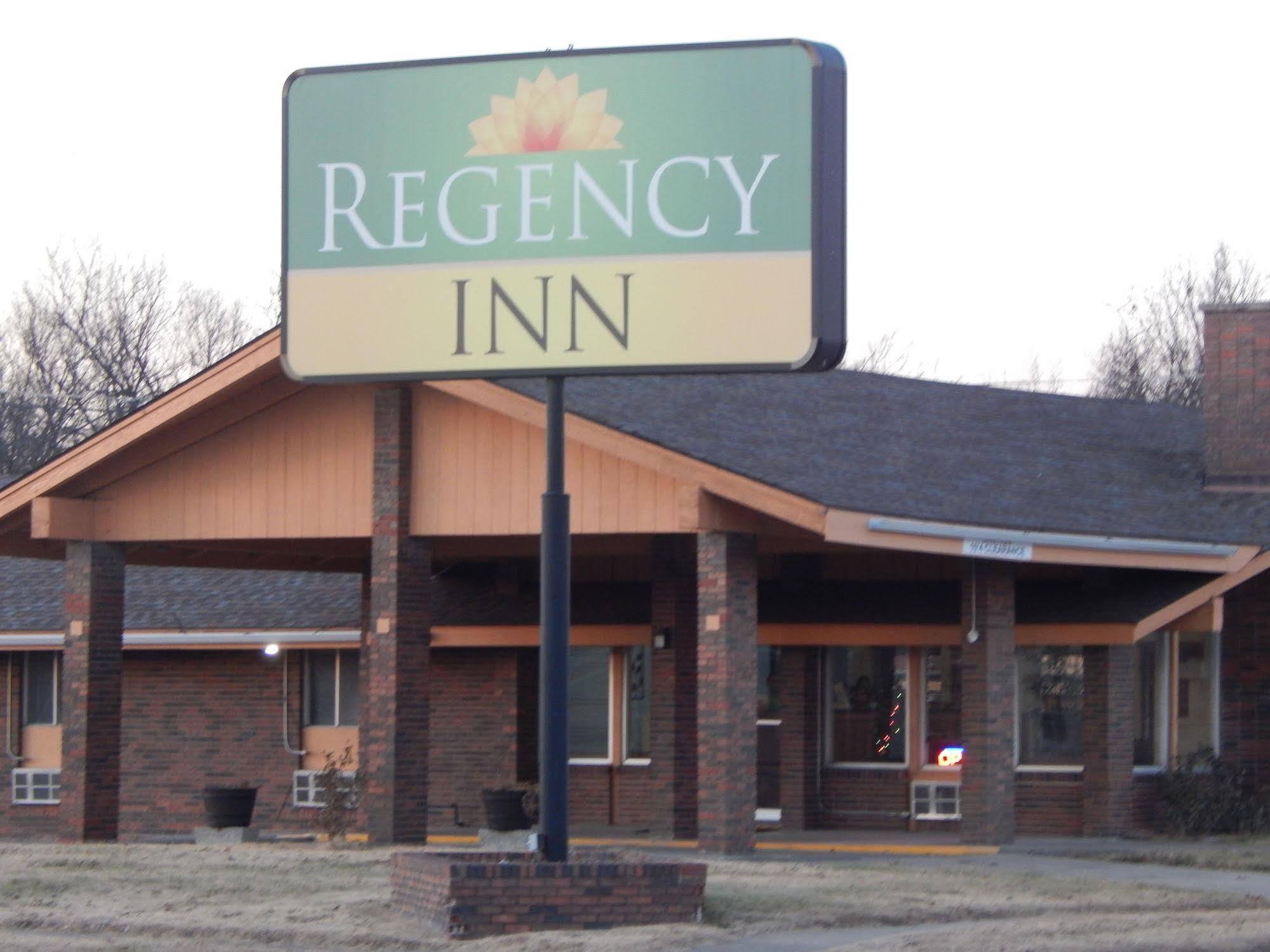 Regency Inn Iola Екстер'єр фото